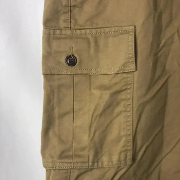 DOCKERS MENS SIZE 48 TAN CARGO SHORTS 100% COTTON. GOOD CLEAN CONDITION - Picture 4 of 10
